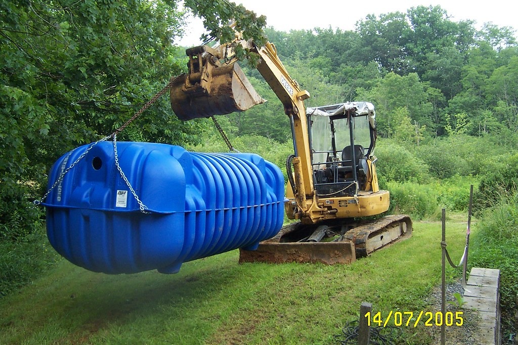 Leach line and Septic tank installation services in Tulare